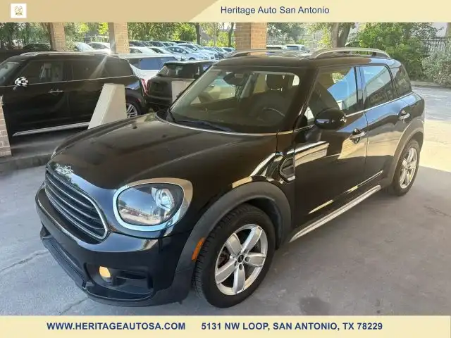 2019 MINI Countryman Cooper Signature's photo