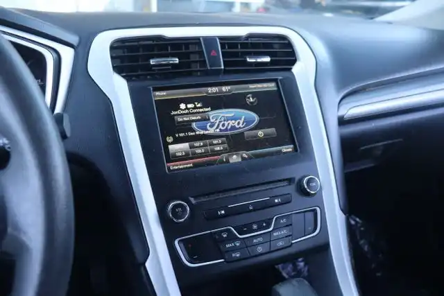 2016 Ford Fusion SE FWD's photo