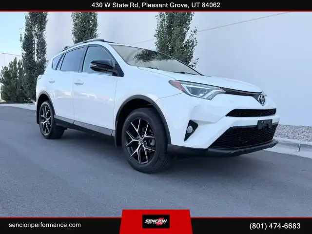2016 Toyota RAV4 SE AWD's photo