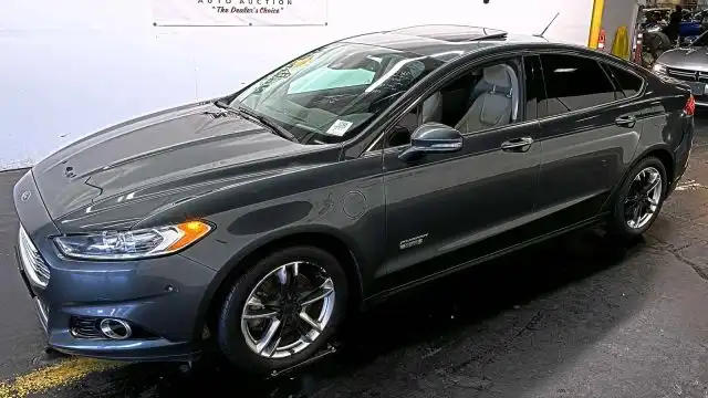 2015 Ford Fusion Plug-In Hybrid Titanium's photo