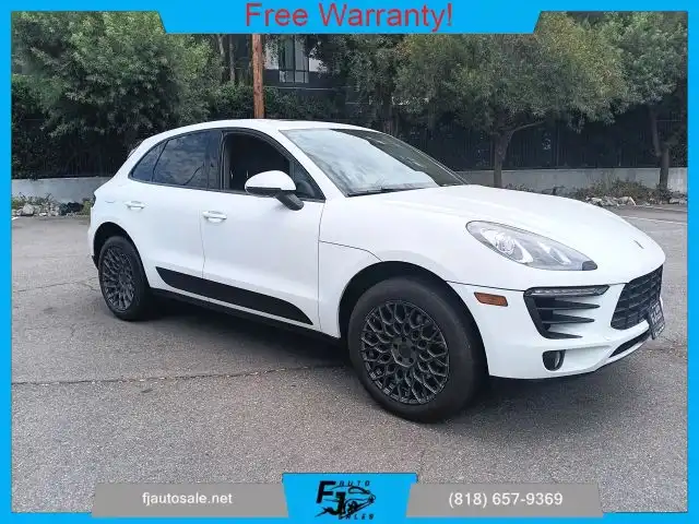 2017 Porsche Macan Base's photo