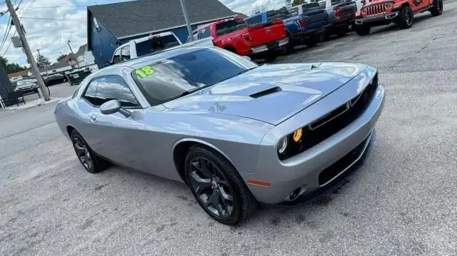 2018 Dodge Challenger SXT Plus's photo