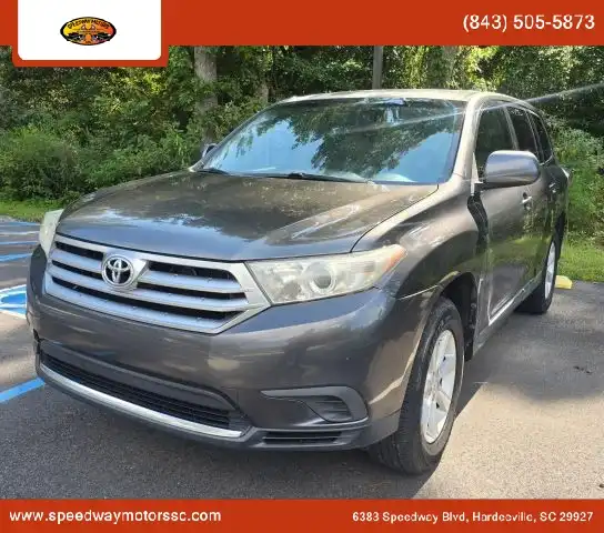 2013 Toyota Highlander Base 2WD L4's photo