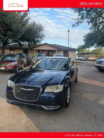 2016 Chrysler 300 C's photo
