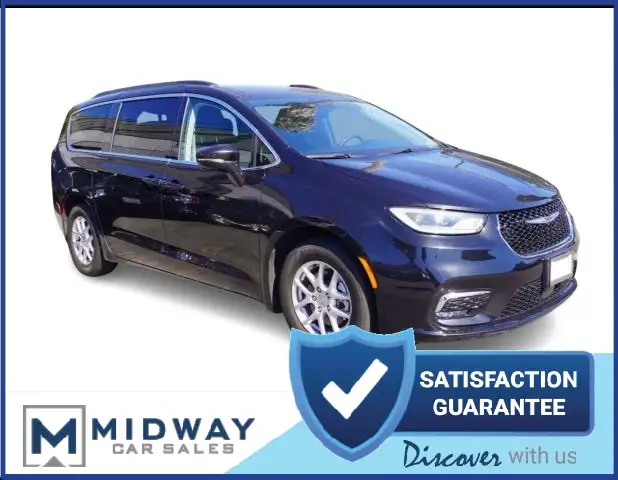 2023 Chrysler Pacifica Touring L's photo
