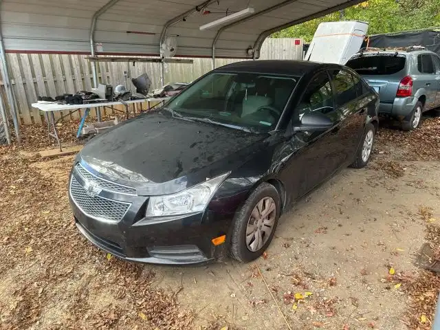 2014 Chevrolet Cruze LS Auto's photo