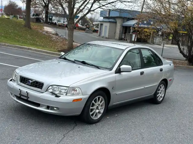 2003 Volvo S40 1.9T's photo