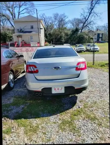 2011 Ford Taurus SEL FWD's photo