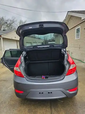 2016 Hyundai Accent SE 5-Door 6-Speed Automatic's photo
