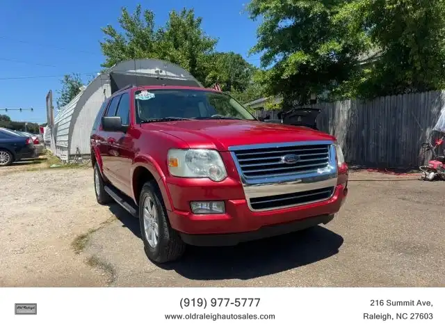 2010 Ford Explorer XLT's photo
