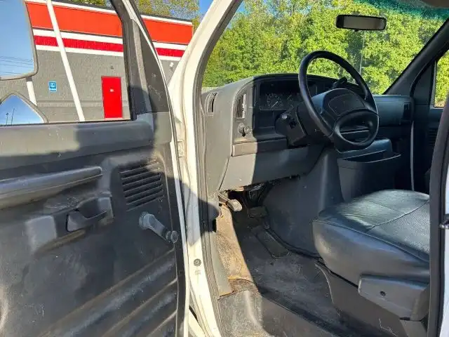 1996 Ford E-Series's photo