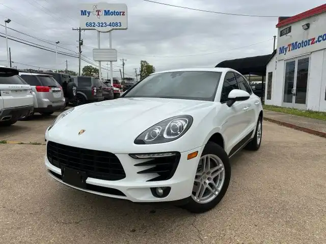 2017 Porsche Macan Base's photo