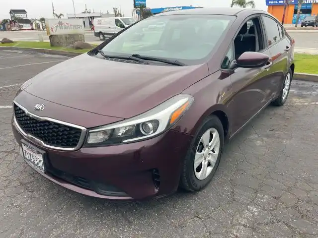 2017 Kia Forte LX AT's photo