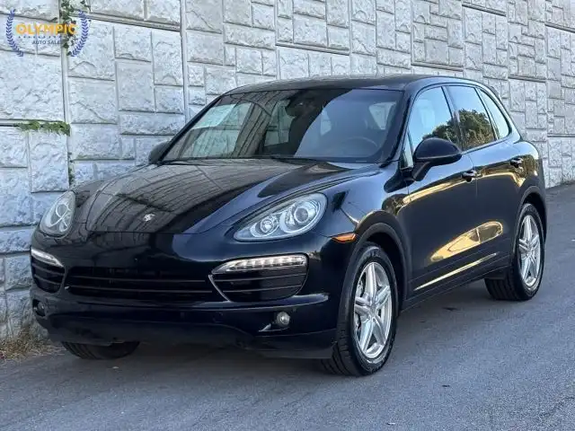 2012 Porsche Cayenne S's photo