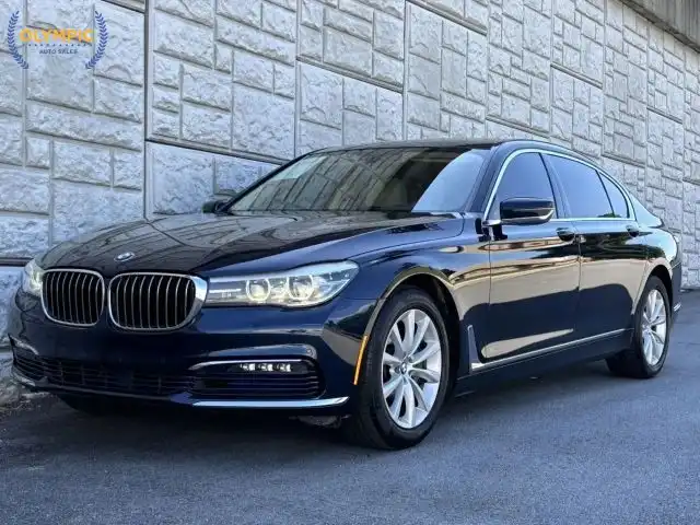 2016 BMW 7 Series 740i's photo