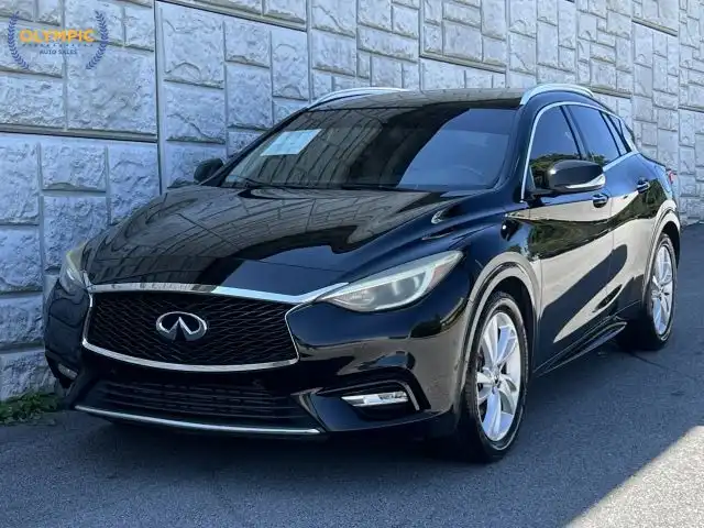 2017 INFINITI QX30 Premium's photo