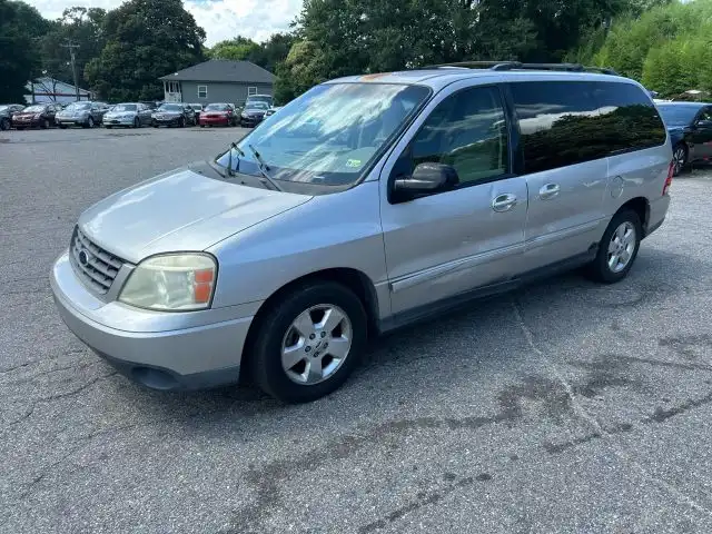 2005 Ford Freestar SES's photo
