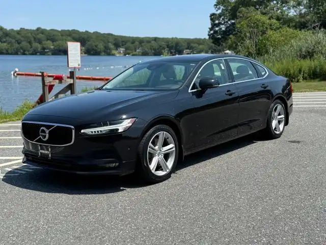 2018 Volvo S90 T5 Momentum AWD's photo