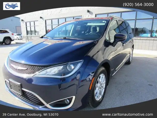 2020 Chrysler Pacifica Touring L's photo
