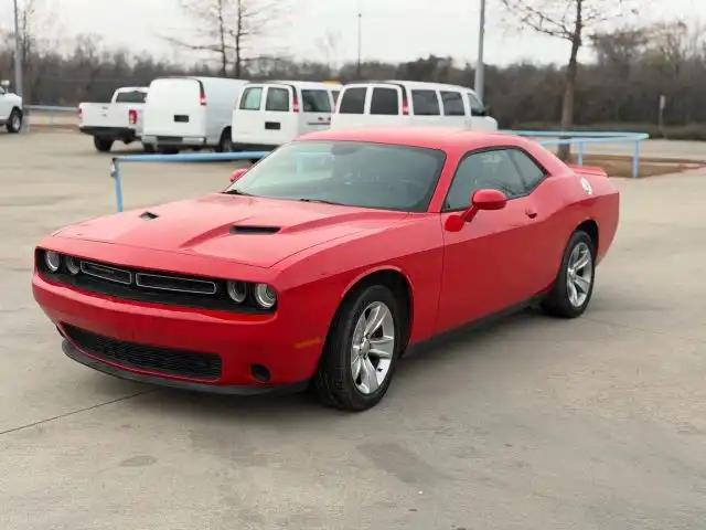 2018 Dodge Challenger SXT's photo