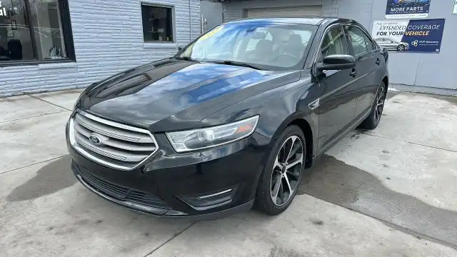 2015 Ford Taurus SEL FWD's photo