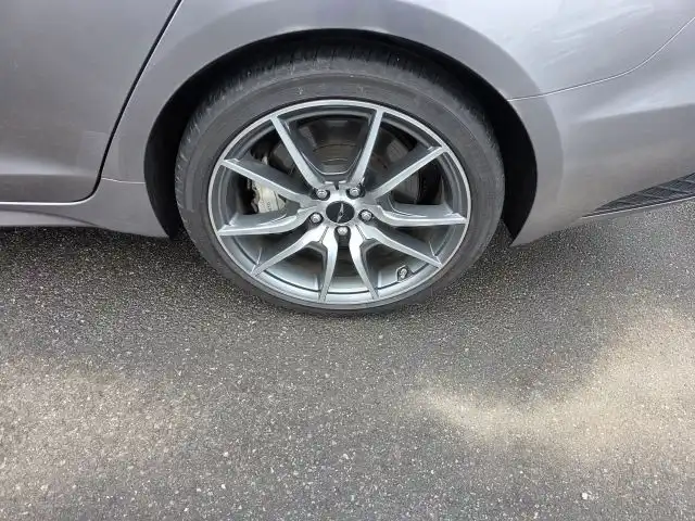2025 Genesis G70 2.5T Standard's photo