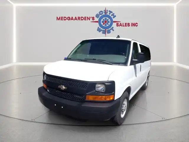 2016 Chevrolet Express 2500 LS's photo