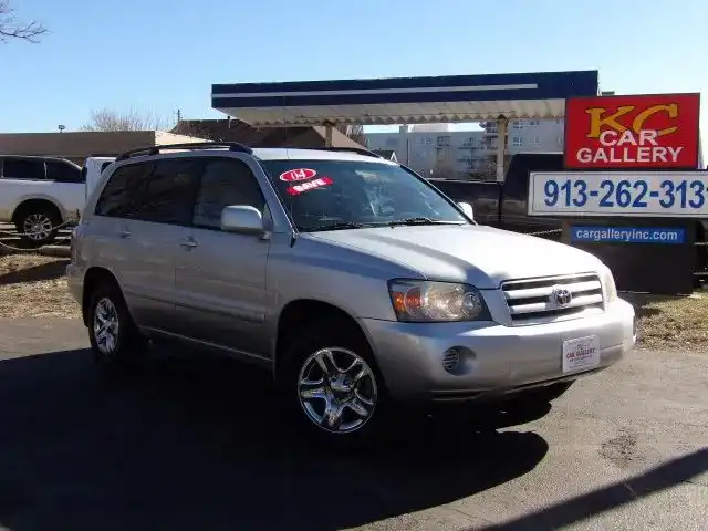 2004 Toyota Highlander Base's photo