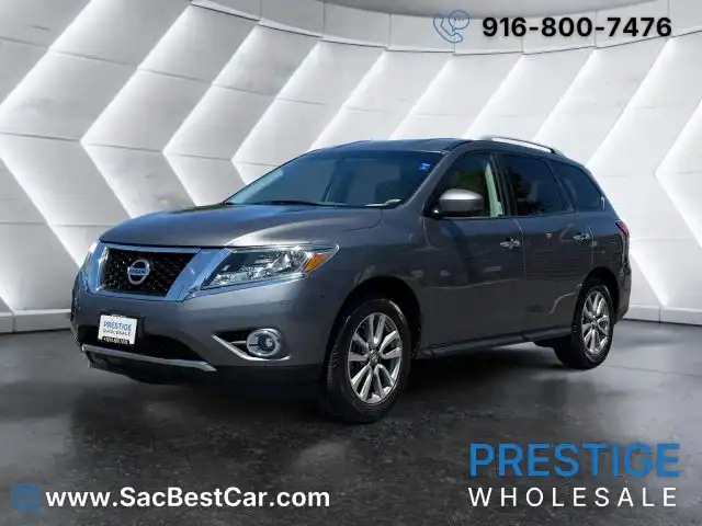 2015 Nissan Pathfinder SV 2WD's photo