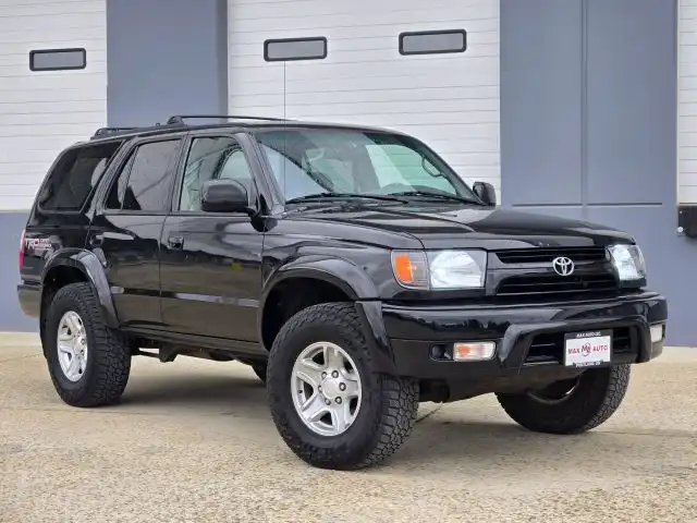 2002 Toyota 4Runner SR5 4WD's photo