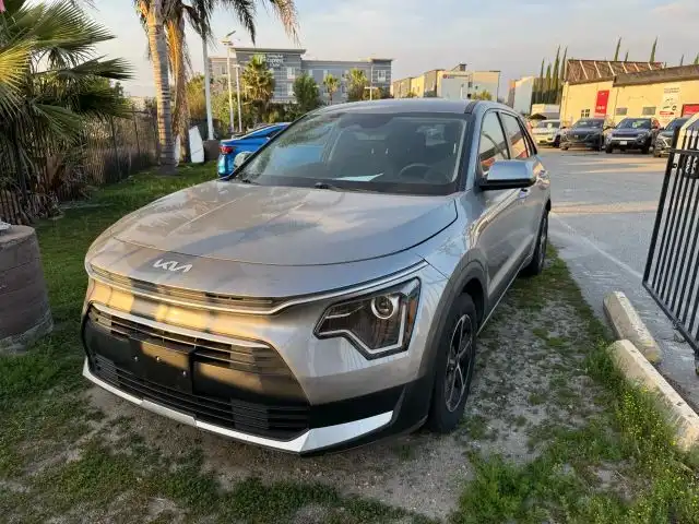 2023 Kia Niro LX HEV's photo
