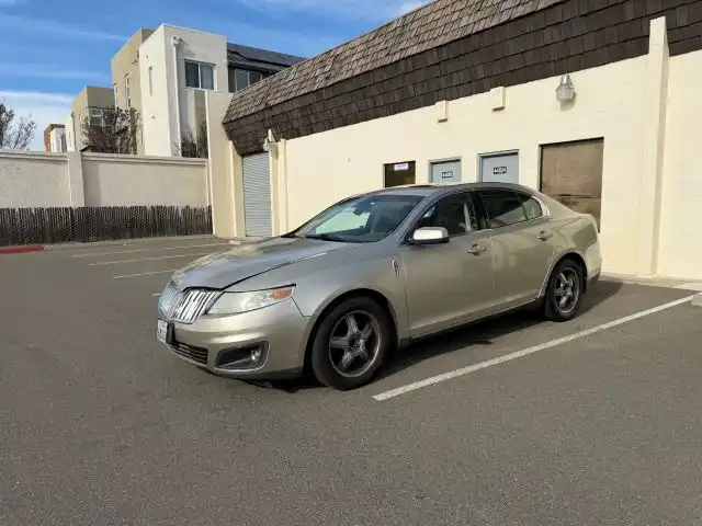 2010 Lincoln MKS FWD's photo