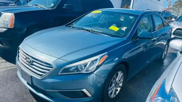 2017 Hyundai Sonata Base's photo