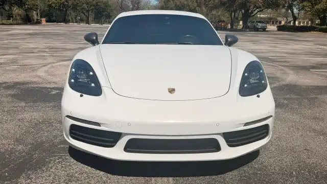 2021 Porsche 718 Cayman T's photo