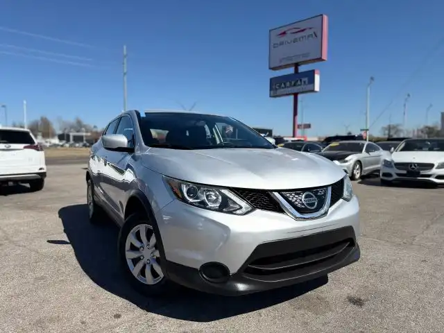 2018 Nissan Rogue Sport S FWD's photo