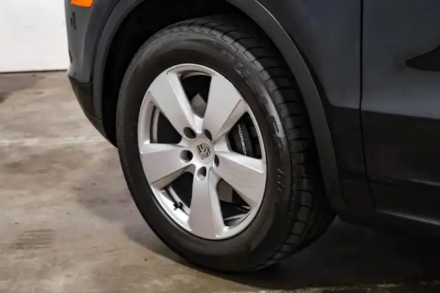 2019 Porsche Cayenne Base's photo