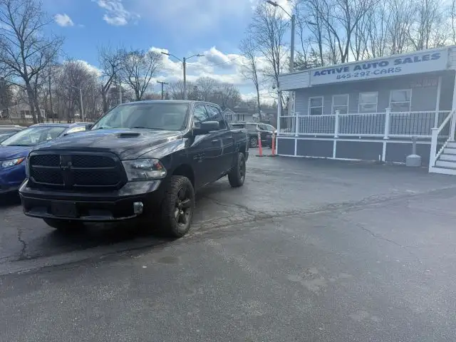 2019 RAM 1500 Classic Lone Star 4x4 Crew Cab 5'7's photo