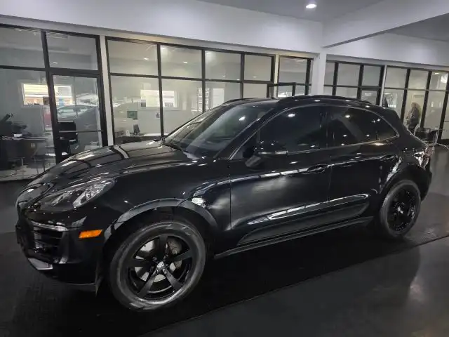 2018 Porsche Macan Base's photo