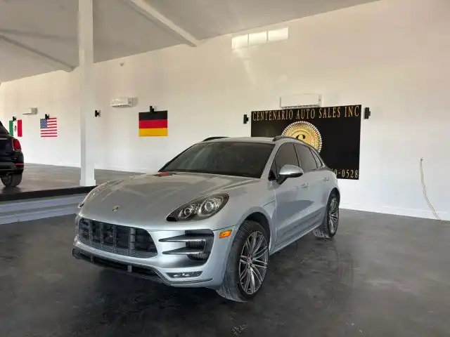 2015 Porsche Macan Turbo's photo