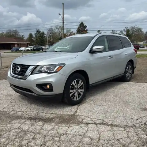 2019 Nissan Pathfinder SL 4WD's photo