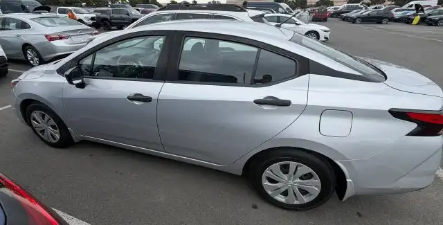 2021 Nissan Versa 1.6 S CVT's photo