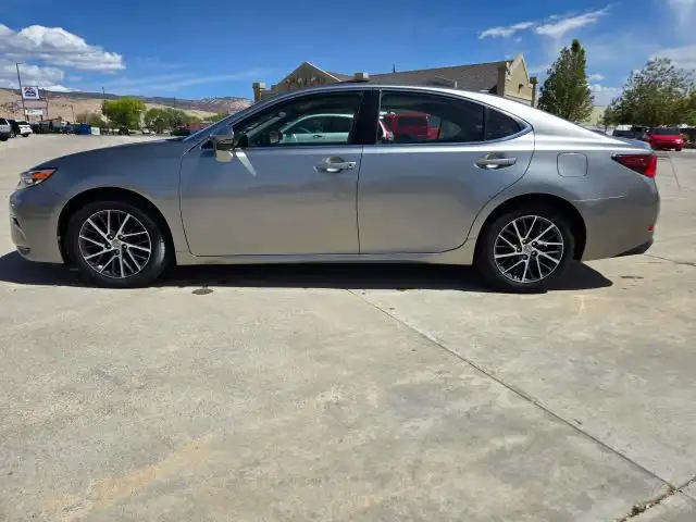 2016 Lexus ES 350 350's photo
