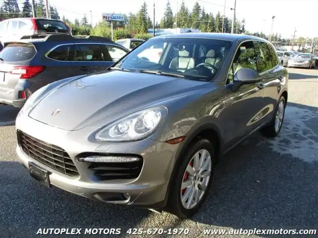 2011 Porsche Cayenne Turbo's photo