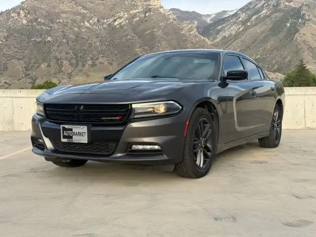 2019 Dodge Charger SXT AWD's photo