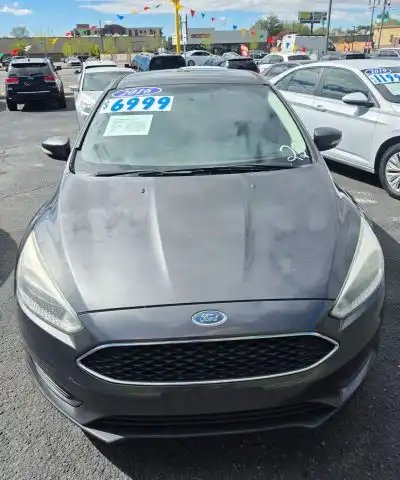 2016 Ford Focus 5 Door Hatch SE's photo