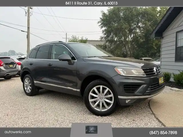 2015 Volkswagen Touareg V6 Sport's photo