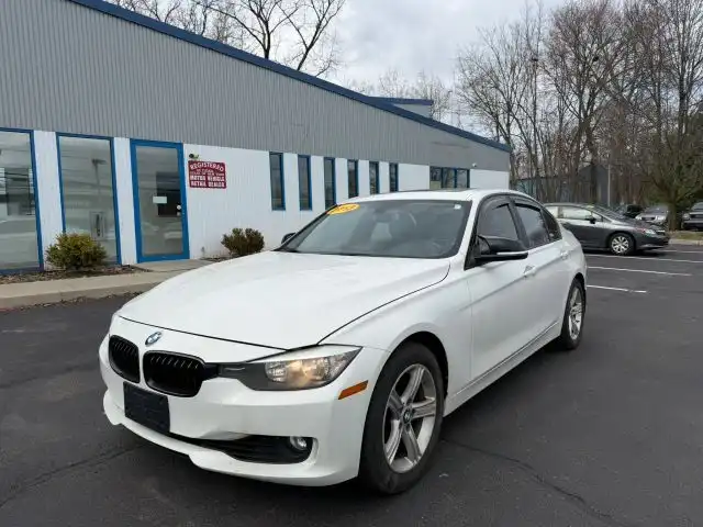 2013 BMW 3 Series 328i xDrive Sedan's photo