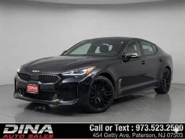 2022 Kia Stinger GT-Line's photo