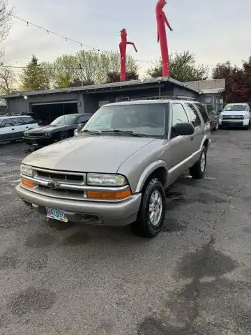 2004 Chevrolet Blazer LS 4WD's photo