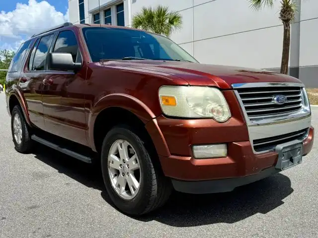 2010 Ford Explorer XLT's photo
